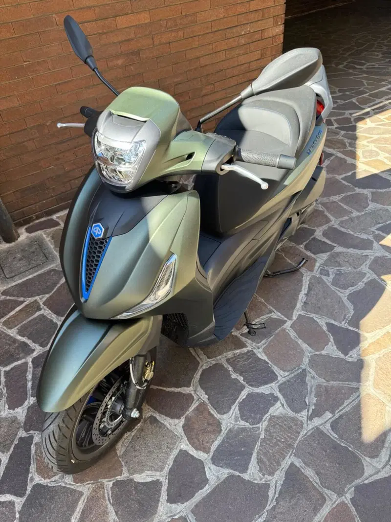 Piaggio Beverly 310 S (2025 - 26) (4)