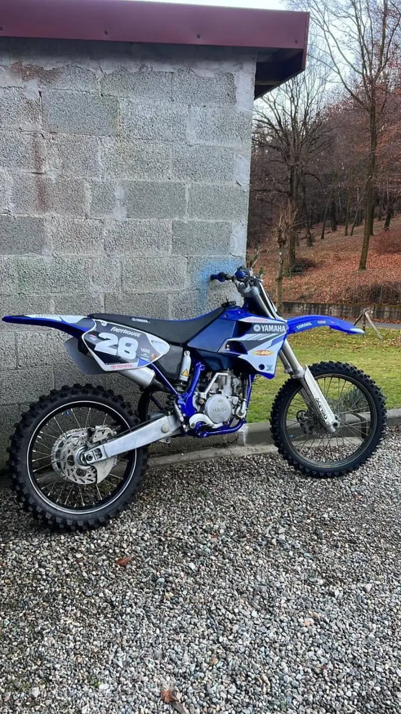 Yamaha YZ 250 (2)