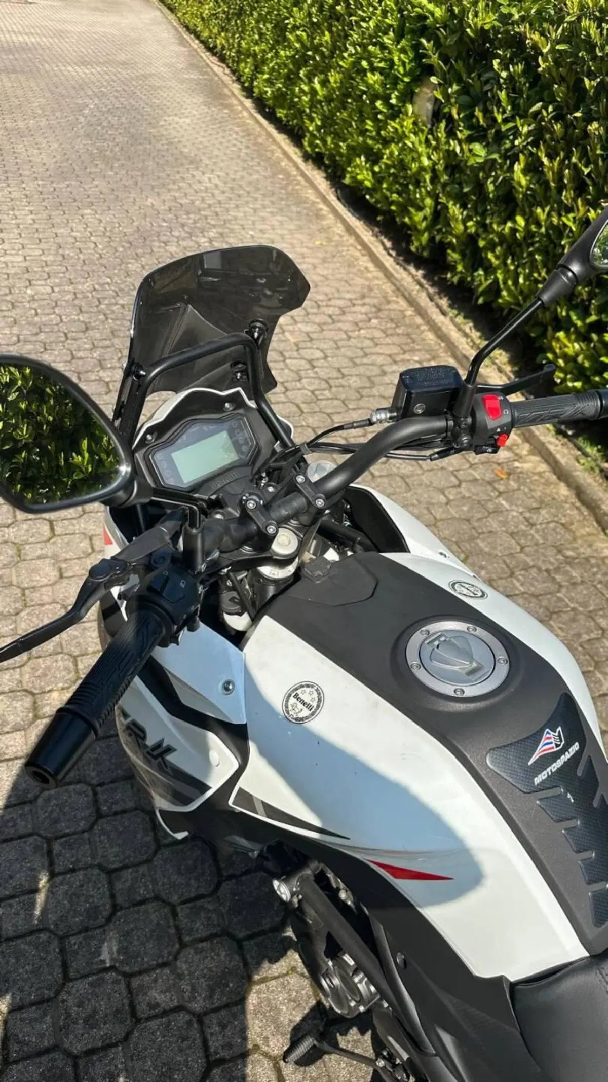 Benelli TRK 251 (2022 - 25) (4)