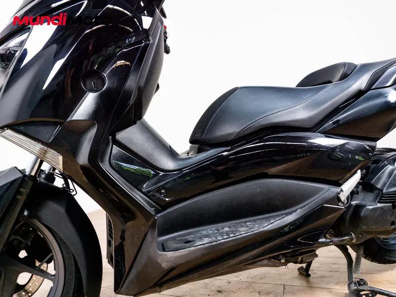 Yamaha X-Max 125 Tech Max (2020) (9)