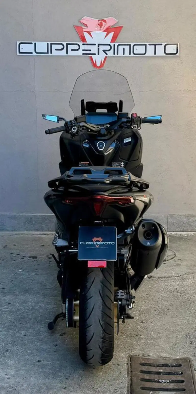 Yamaha T-Max 560 (2022 - 24) (5)