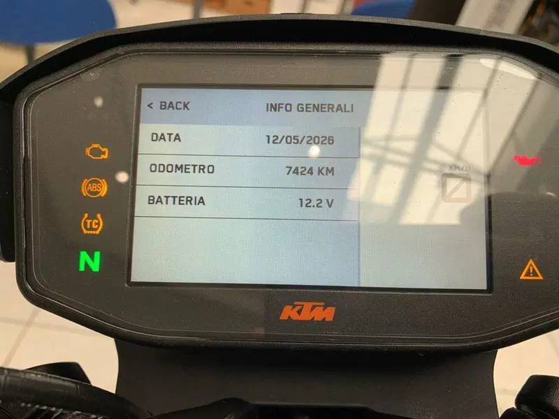 KTM 890 Duke (2021 - 23) (4)