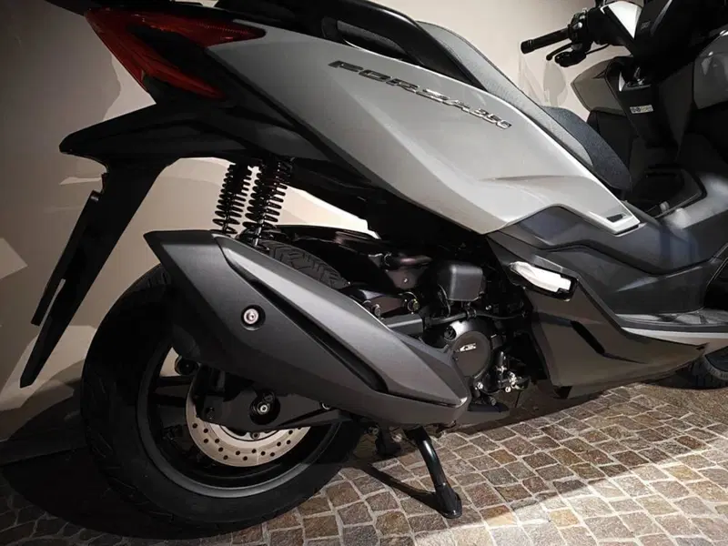 Honda Forza 350 Deluxe (2022 - 24) (6)