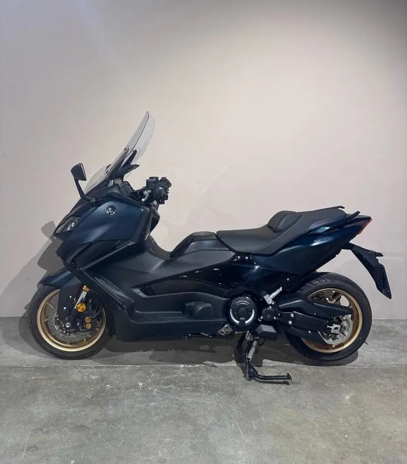 Yamaha T-Max 560 (2022 - 24) (4)