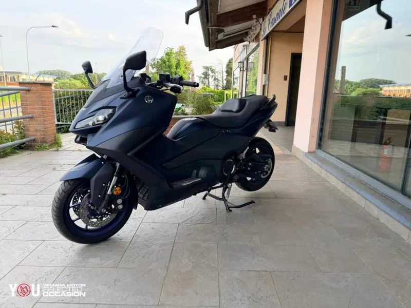 Yamaha T-Max 560 (2022 - 24) (2)