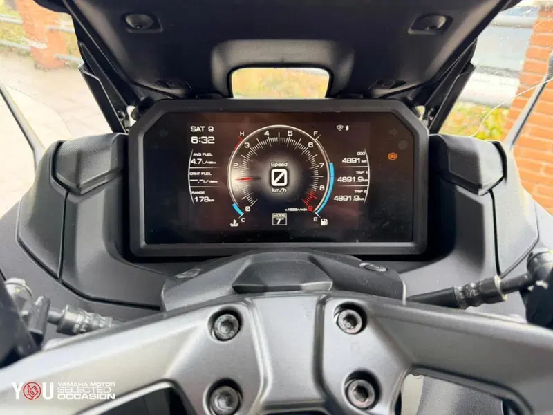Yamaha T-Max 560 (2022 - 24) (5)