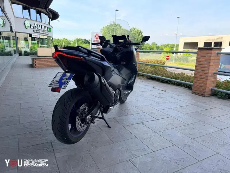 Yamaha T-Max 560 (2022 - 24) (3)