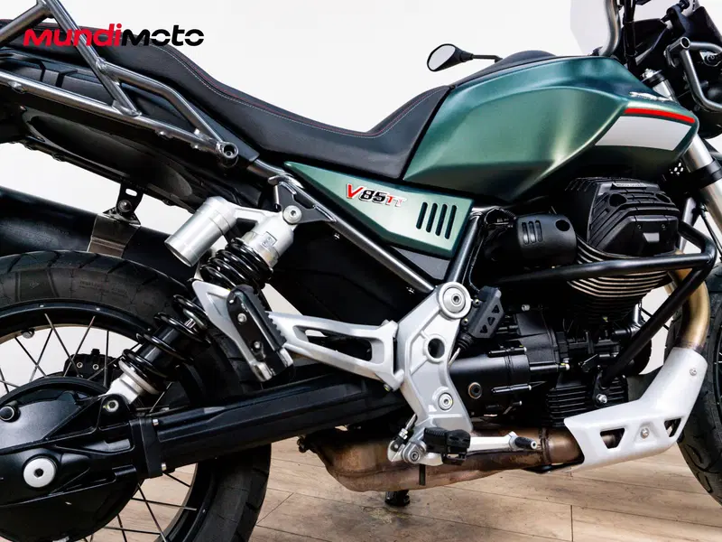 Moto Guzzi V85 TT (2024 - 26) (4)