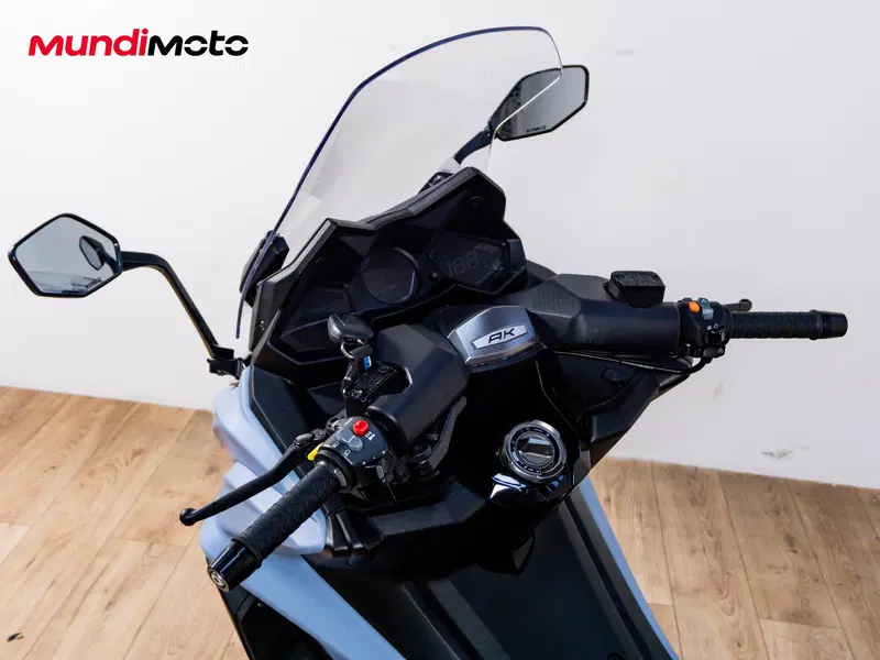 Kymco AK 550 Premium (2023 - 25) (11)