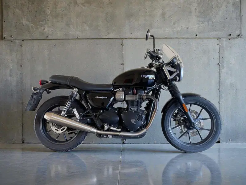 Triumph Street Twin 900 (2016)