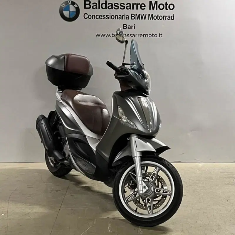 Piaggio Beverly 350 SportTouring ie ABS (2011 - 17) (2)