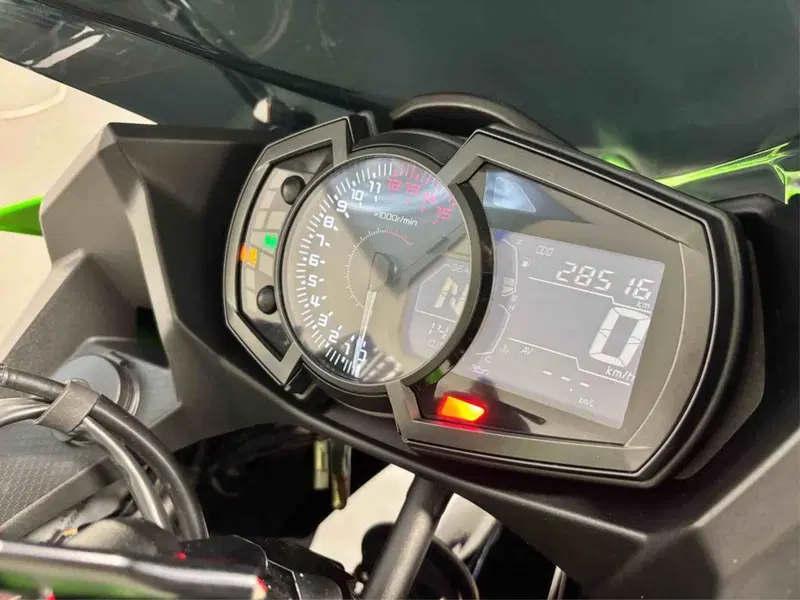 Kawasaki Ninja 400 KRT (2018) (4)