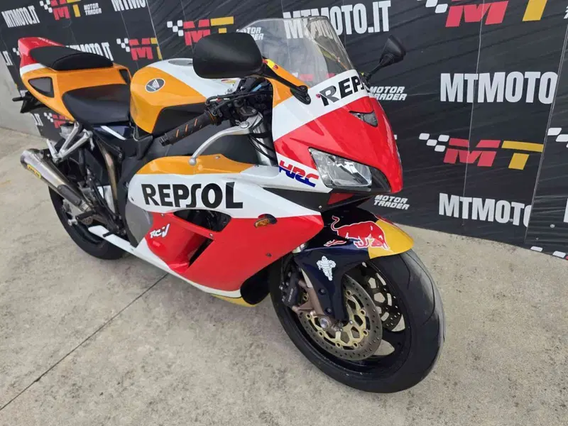 Honda CBR 1000 RR Fireblade (2004 - 05) (6)