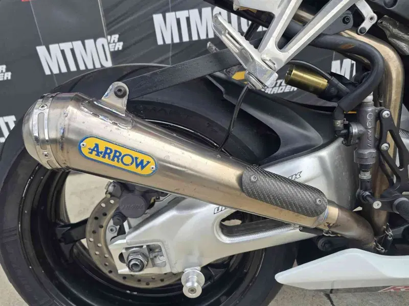 Honda CBR 1000 RR Fireblade (2004 - 05) (16)