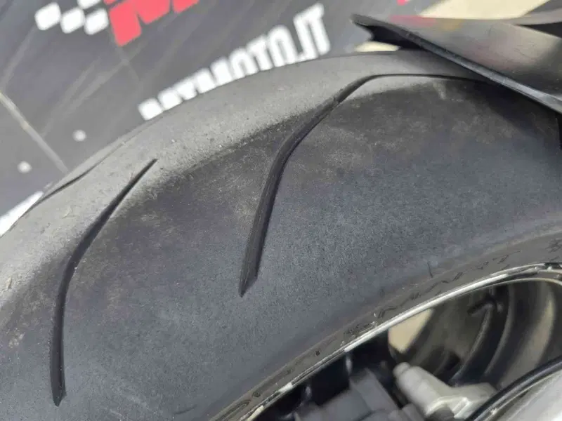 Honda CBR 1000 RR Fireblade (2004 - 05) (17)