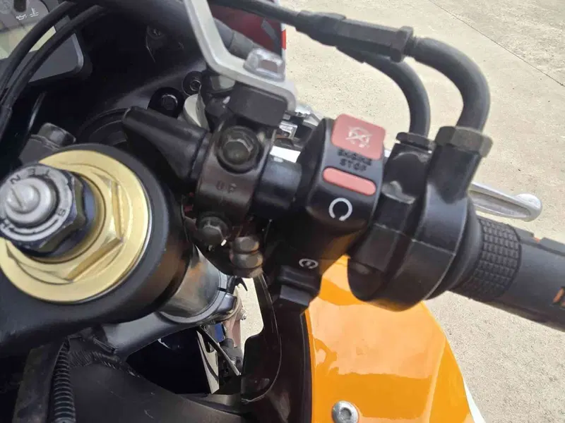 Honda CBR 1000 RR Fireblade (2004 - 05) (13)