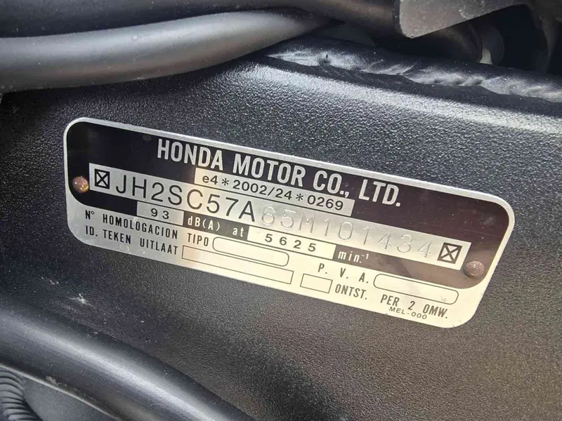 Honda CBR 1000 RR Fireblade (2004 - 05) (22)