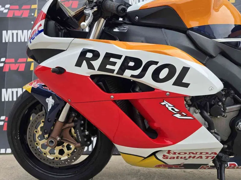 Honda CBR 1000 RR Fireblade (2004 - 05) (18)