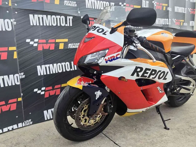 Honda CBR 1000 RR Fireblade (2004 - 05) (3)