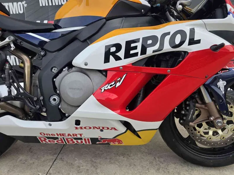 Honda CBR 1000 RR Fireblade (2004 - 05) (19)