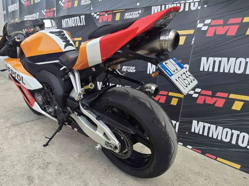 Honda CBR 1000 RR Fireblade (2004 - 05) (4)