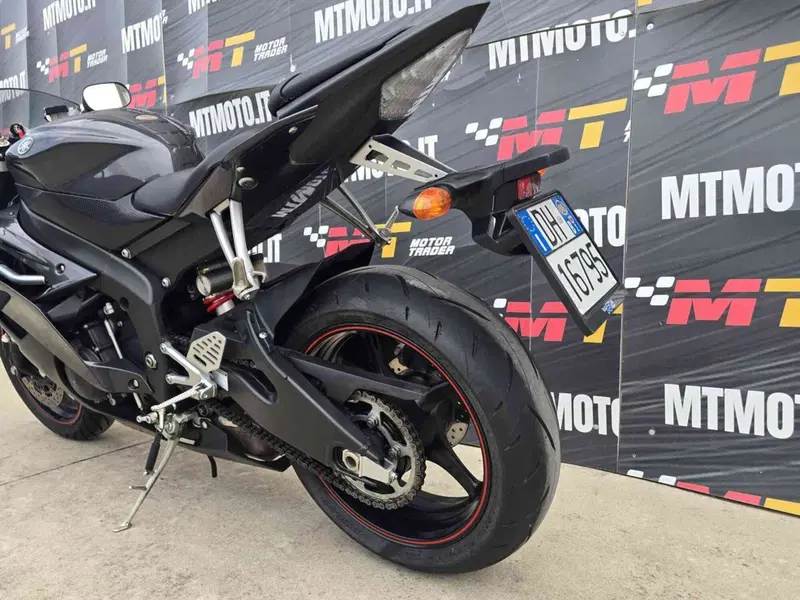 Yamaha YZF R6 (2008 - 09) (4)