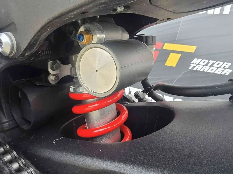 Yamaha YZF R6 (2008 - 09) (16)