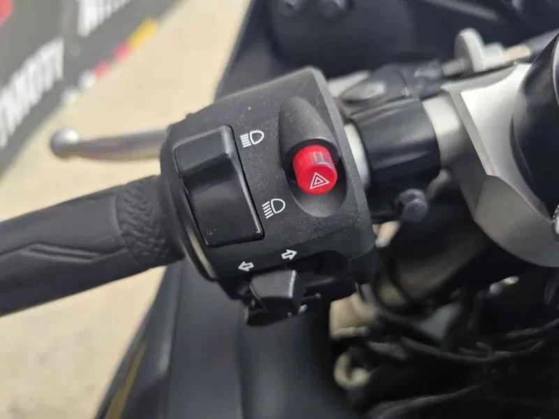 Yamaha YZF R6 (2008 - 09) (23)