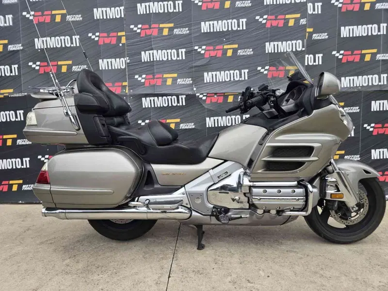 Honda GL 1800 Gold Wing (2000 - 05)