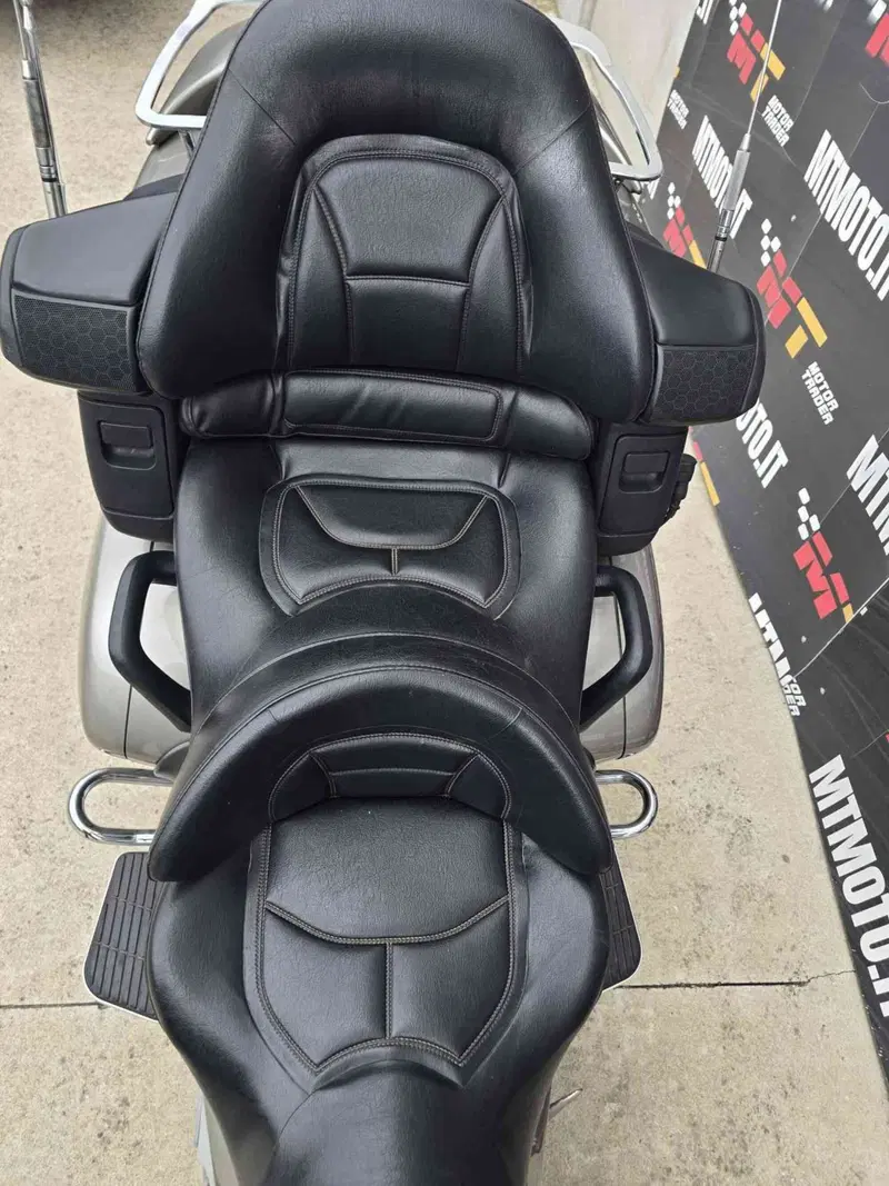 Honda GL 1800 Gold Wing (2000 - 05) (45)