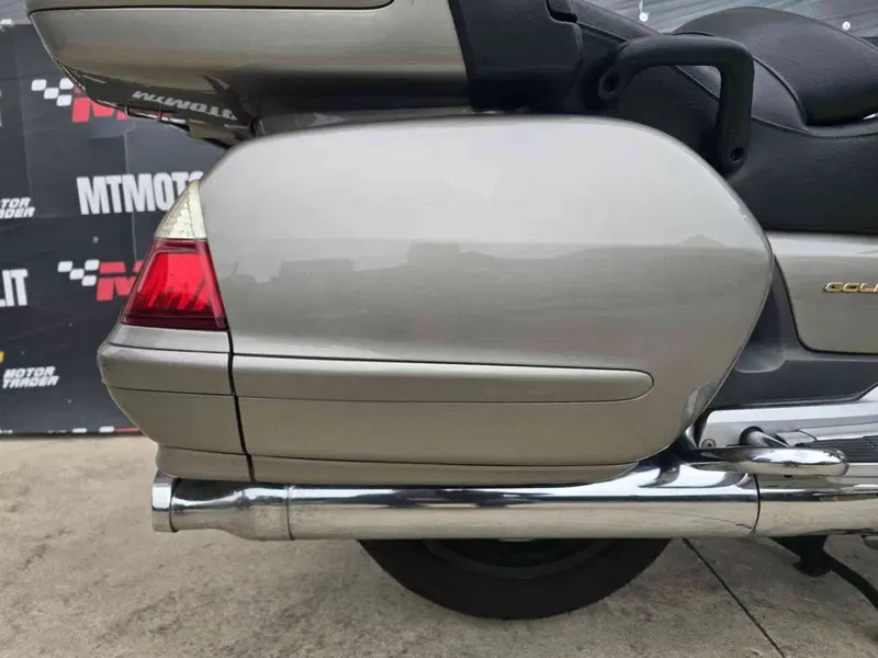 Honda GL 1800 Gold Wing (2000 - 05) (13)