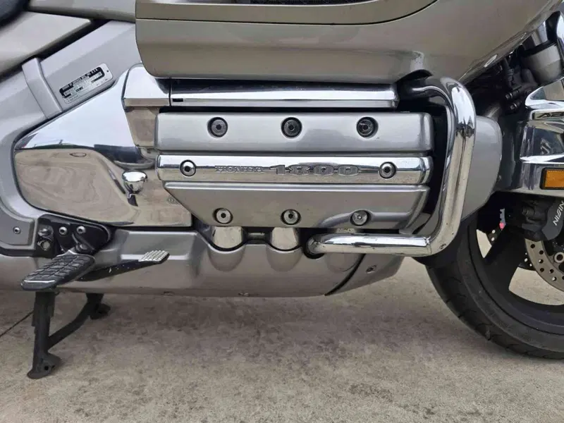 Honda GL 1800 Gold Wing (2000 - 05) (9)