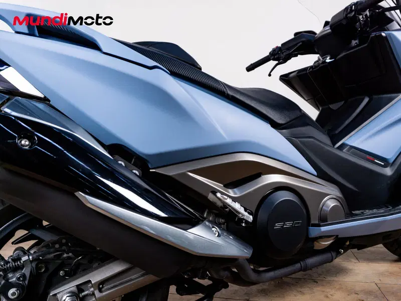 Kymco AK 550 Premium (2023 - 25) (4)