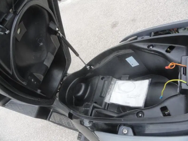 Kymco Downtown 300i ABS (2009 - 17) (13)