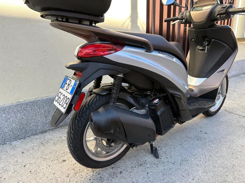 Piaggio Medley 150 ABS (2021 - 25) (4)