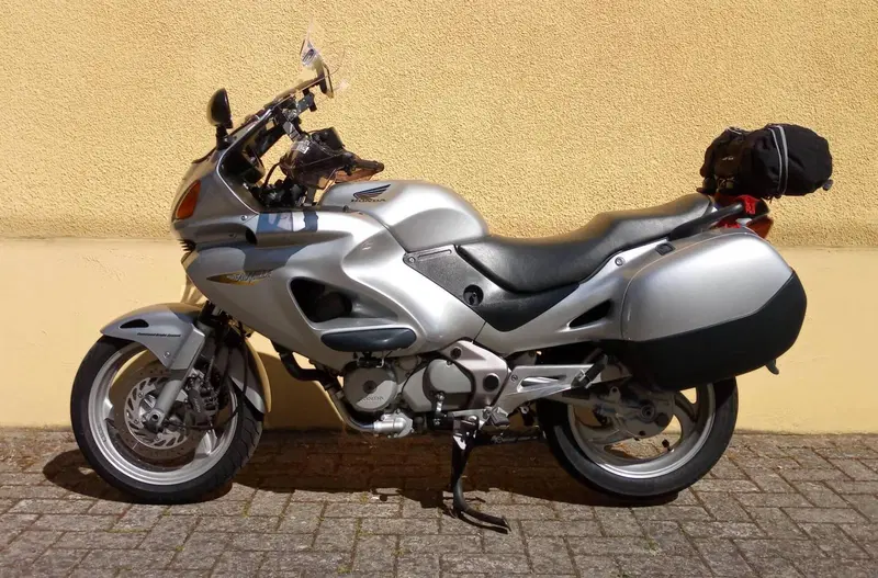 Honda Deauville 650 (2002 - 05)