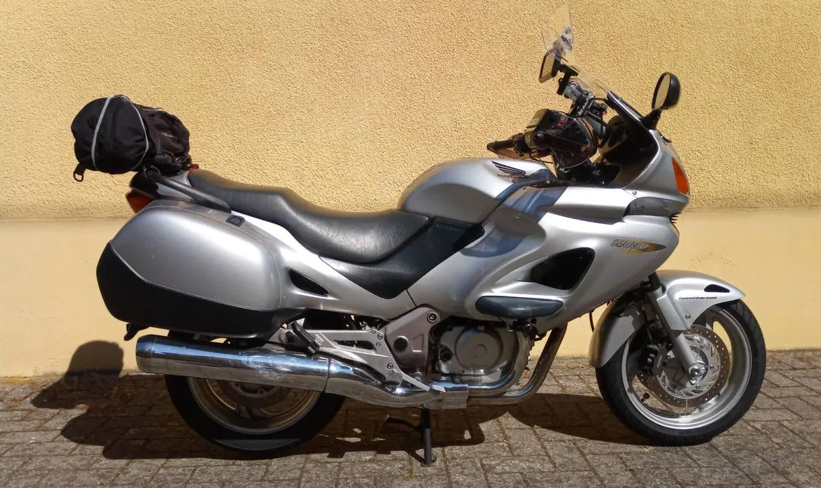 Honda Deauville 650 (2002 - 05) (2)