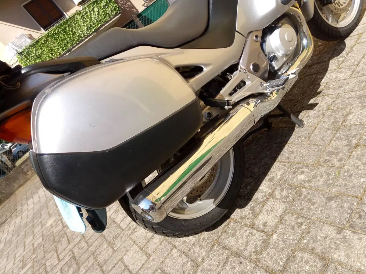Honda Deauville 650 (2002 - 05) (5)