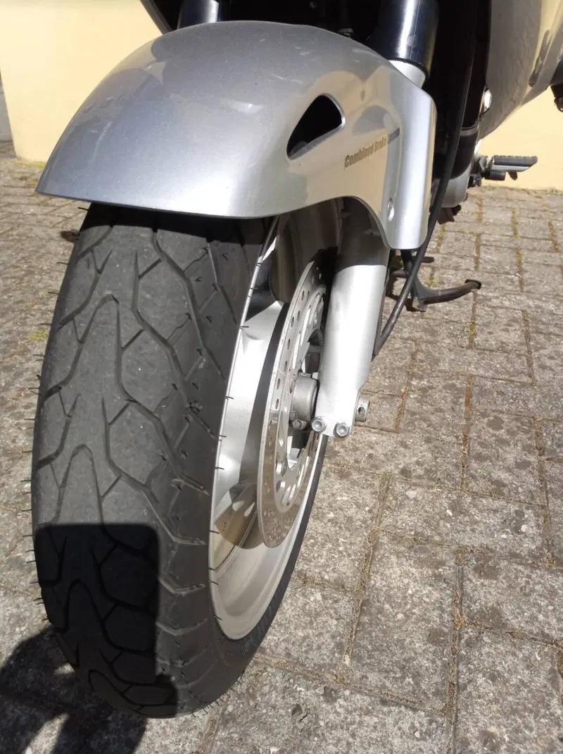 Honda Deauville 650 (2002 - 05) (6)