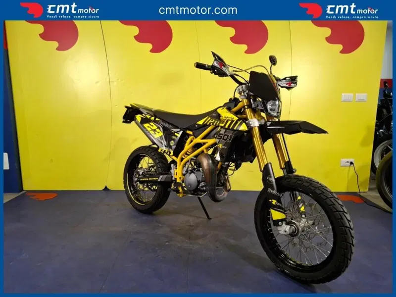 Valenti Racing SM 50 (2015 - 22) (2)
