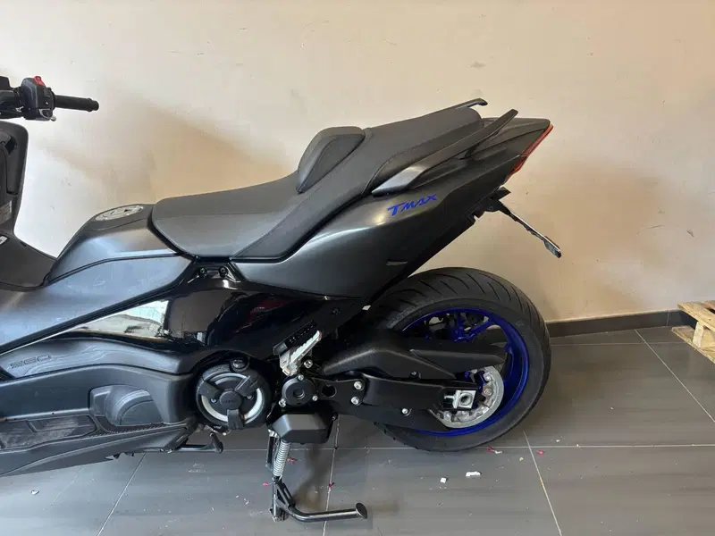 Yamaha T-Max 560 (2025 - 26) (4)