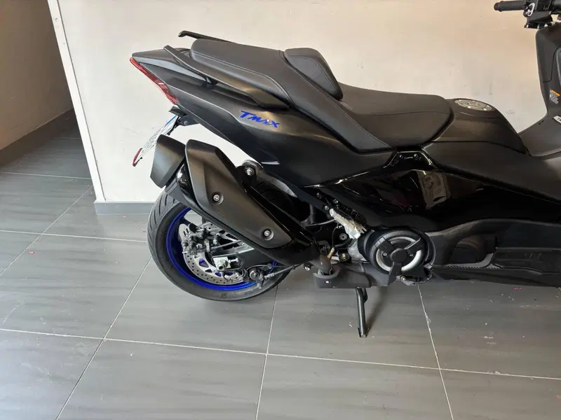 Yamaha T-Max 560 (2025 - 26) (7)