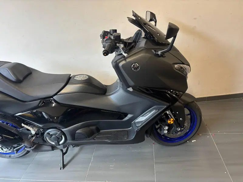 Yamaha T-Max 560 (2025 - 26) (8)