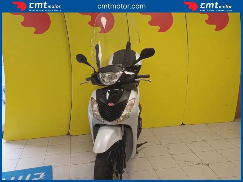 Honda SH 150i (2009 - 12) (2)