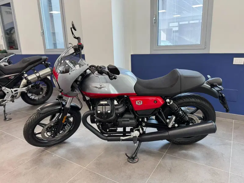 Moto Guzzi V7 Stone Corsa (2023 - 25)