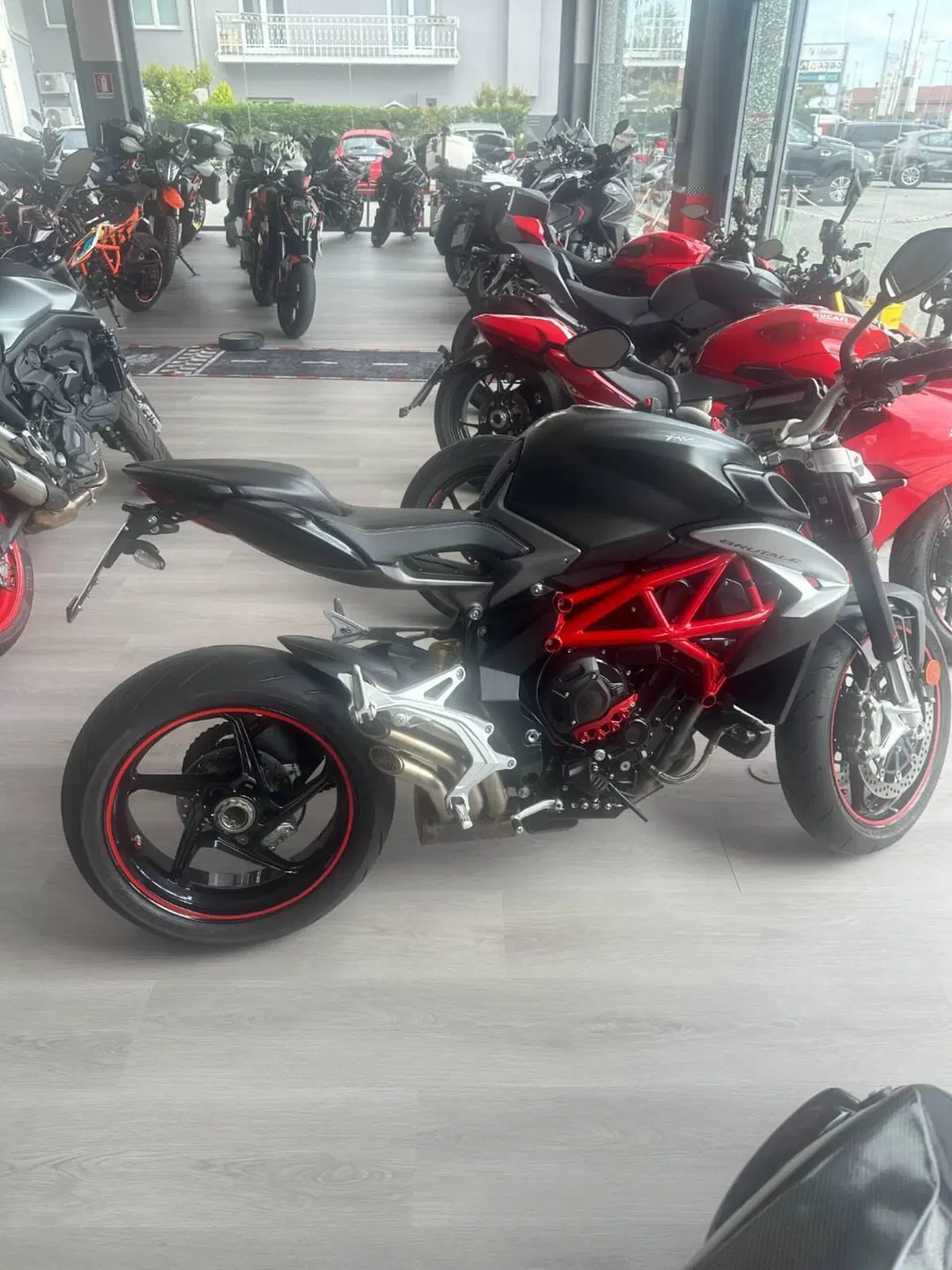 MV Agusta Brutale 800 EAS ABS (2016 - 19) (2)
