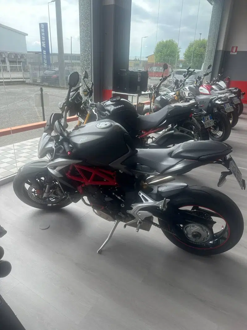 MV Agusta Brutale 800 EAS ABS (2016 - 19) (3)