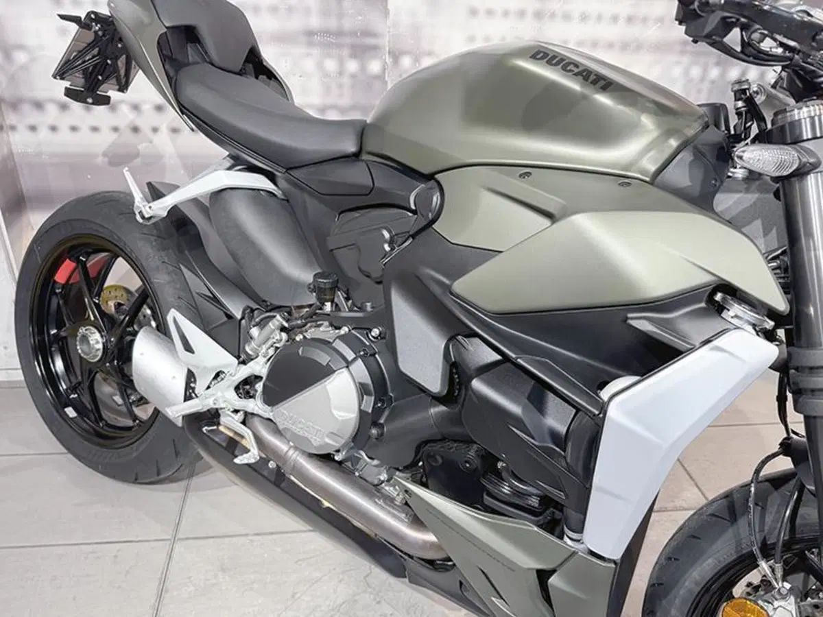 Ducati Streetfighter V2 (2022 - 24) (5)