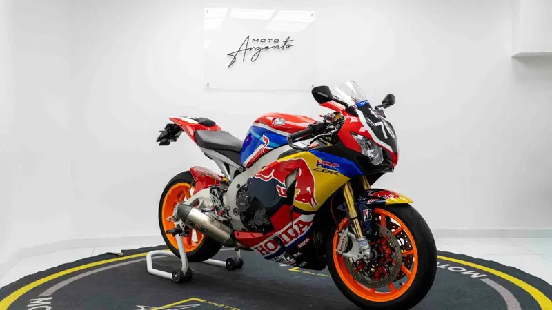 Honda CBR 1000 RR Fireblade (2008 - 11) (9)