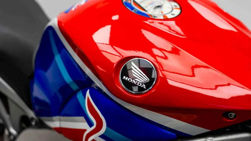 Honda CBR 1000 RR Fireblade (2008 - 11) (11)